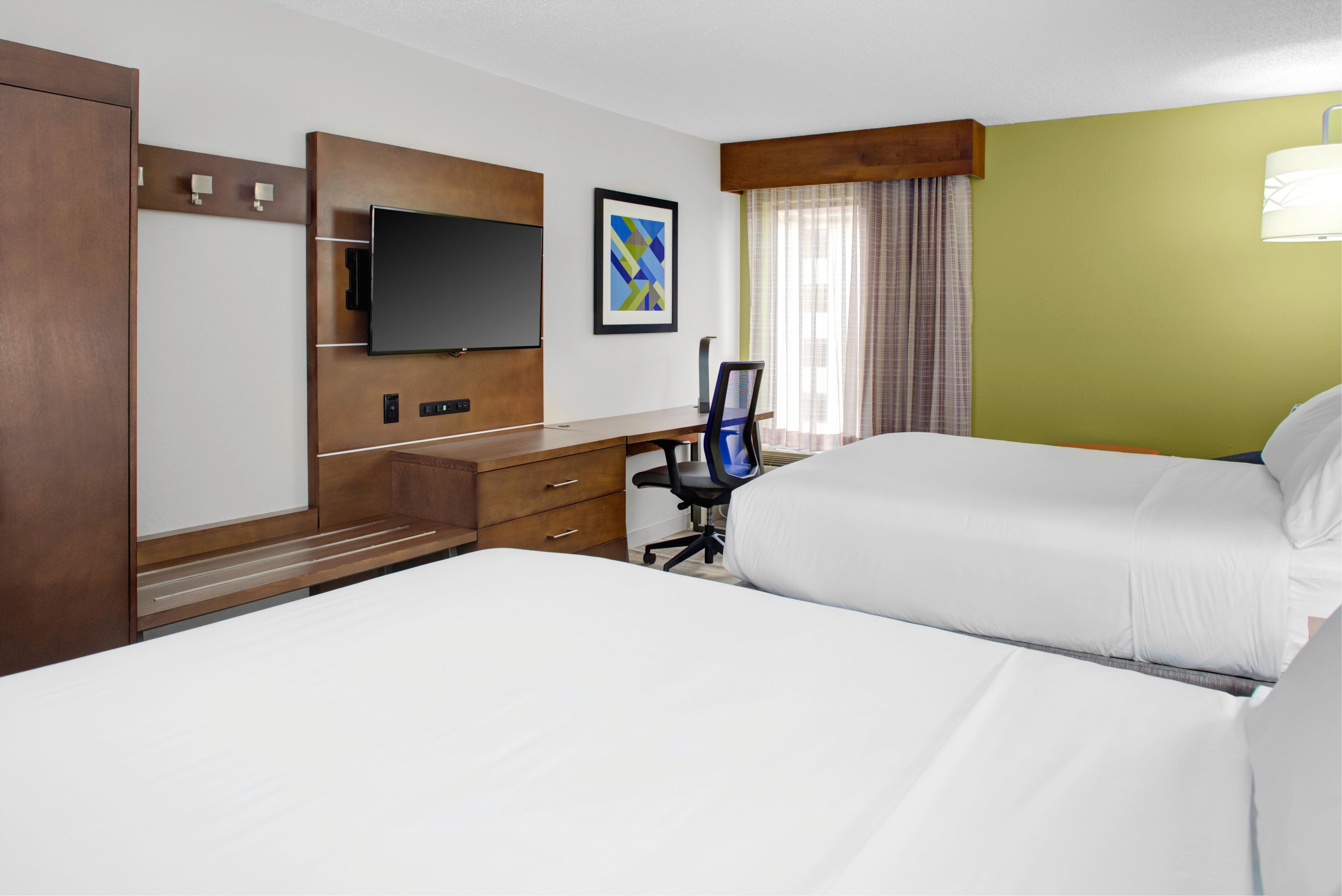 Holiday Inn Express - Chester By Ihg Exterior photo