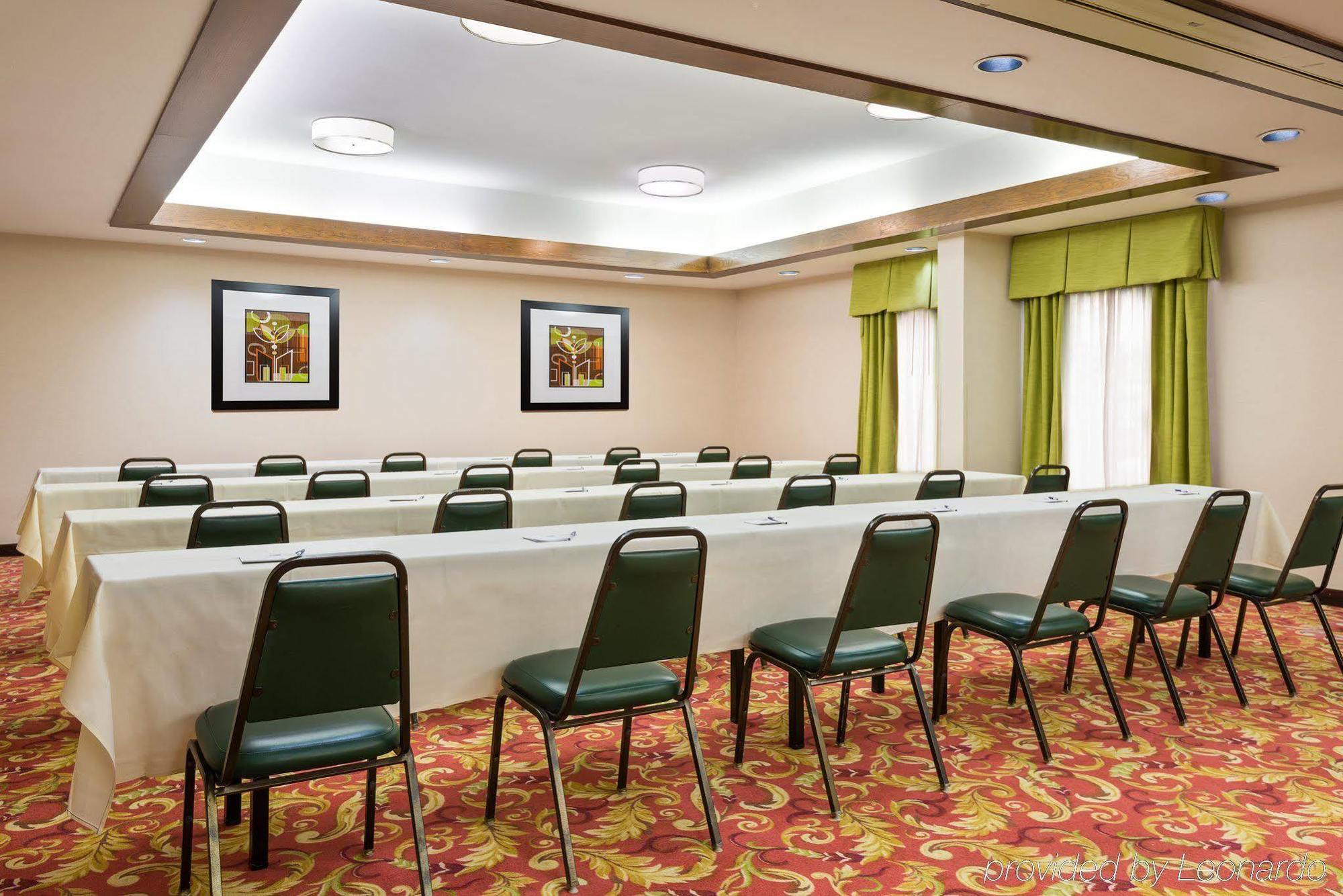 Holiday Inn Express - Chester By Ihg Exterior photo